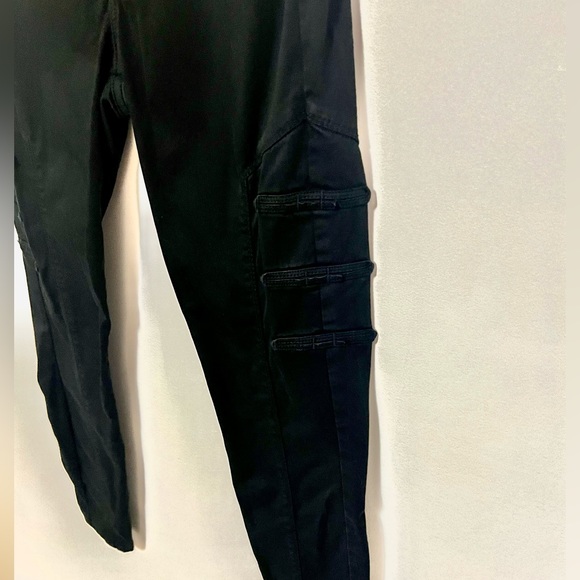 Bebe - ultra high waisted button black pants. US27 - Picture 3 of 5